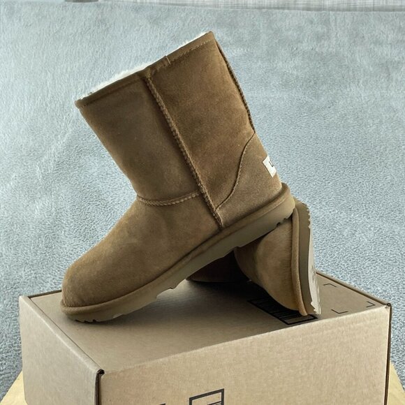 UGG Unisex-Child Classic Ii Boot, Chestnut, 05 NWOB S112 - Picture 3 of 7